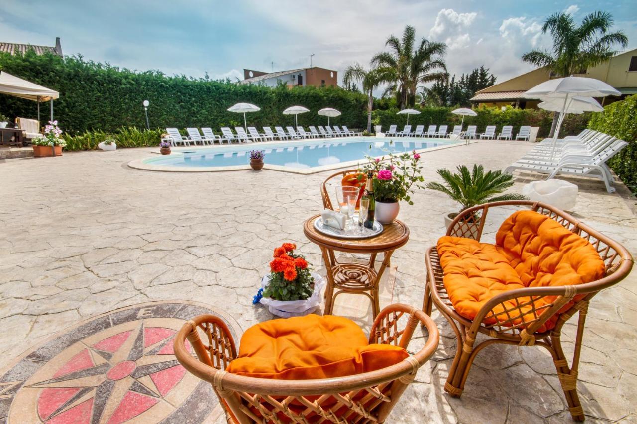 Casa Vacanza Paradise Vicino Cefalu Con Servizio Di Piscina A 3 Chilometri Lejlighed Campofelice Di Roccella Eksteriør billede