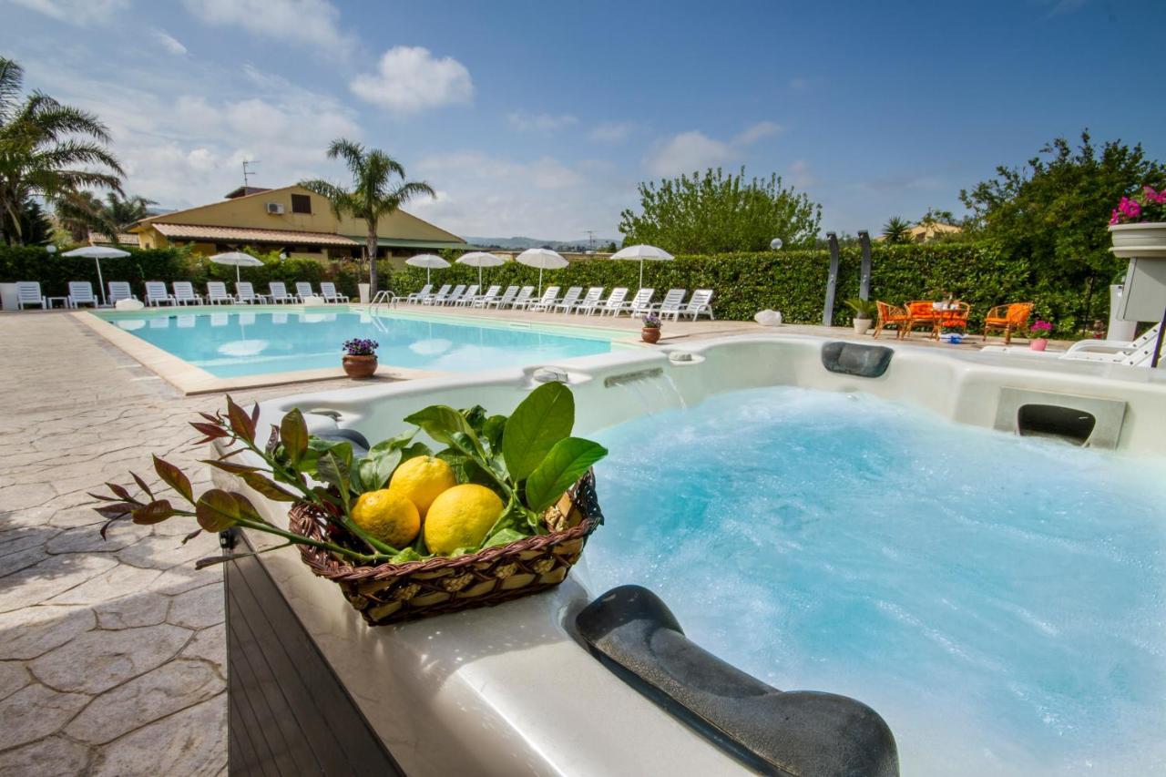 Casa Vacanza Paradise Vicino Cefalu Con Servizio Di Piscina A 3 Chilometri Lejlighed Campofelice Di Roccella Eksteriør billede
