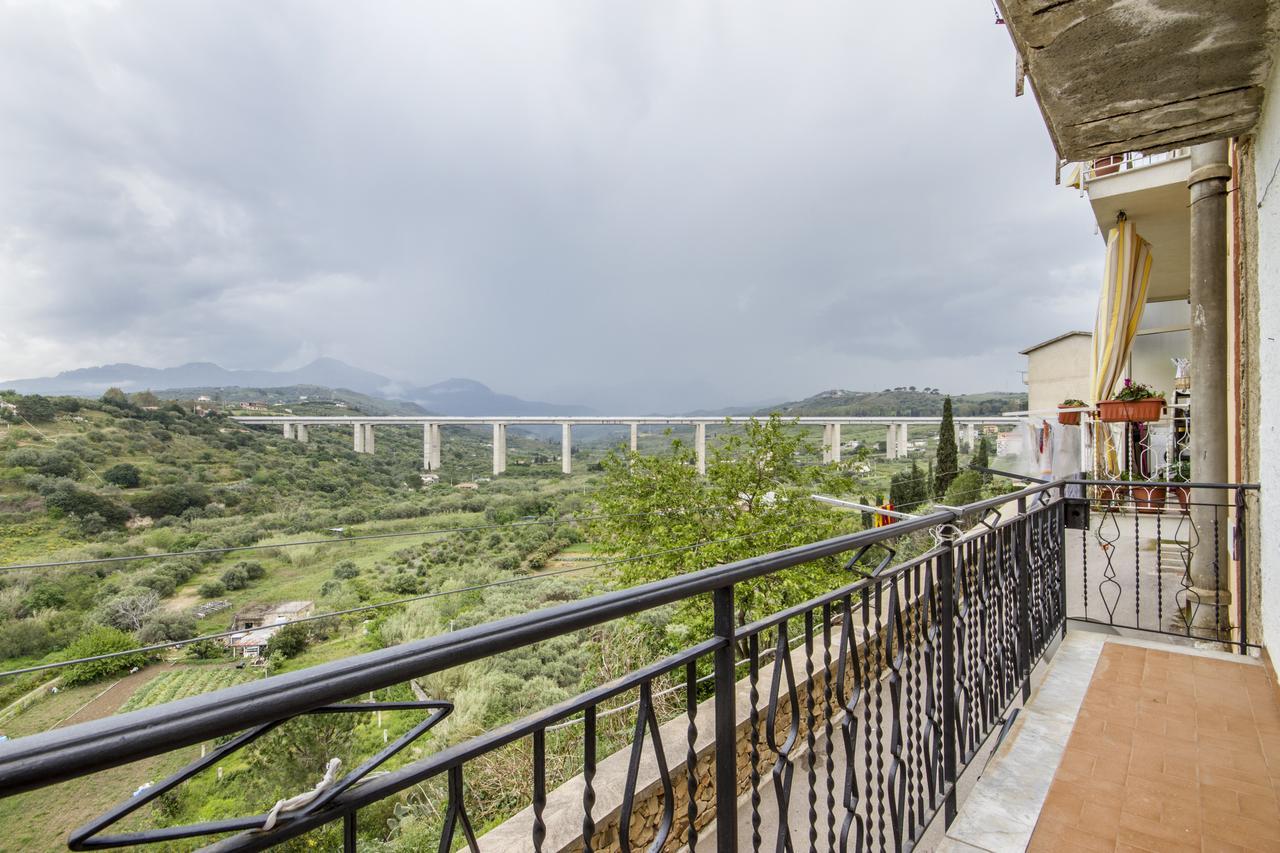 Casa Vacanza Paradise Vicino Cefalu Con Servizio Di Piscina A 3 Chilometri Lejlighed Campofelice Di Roccella Eksteriør billede