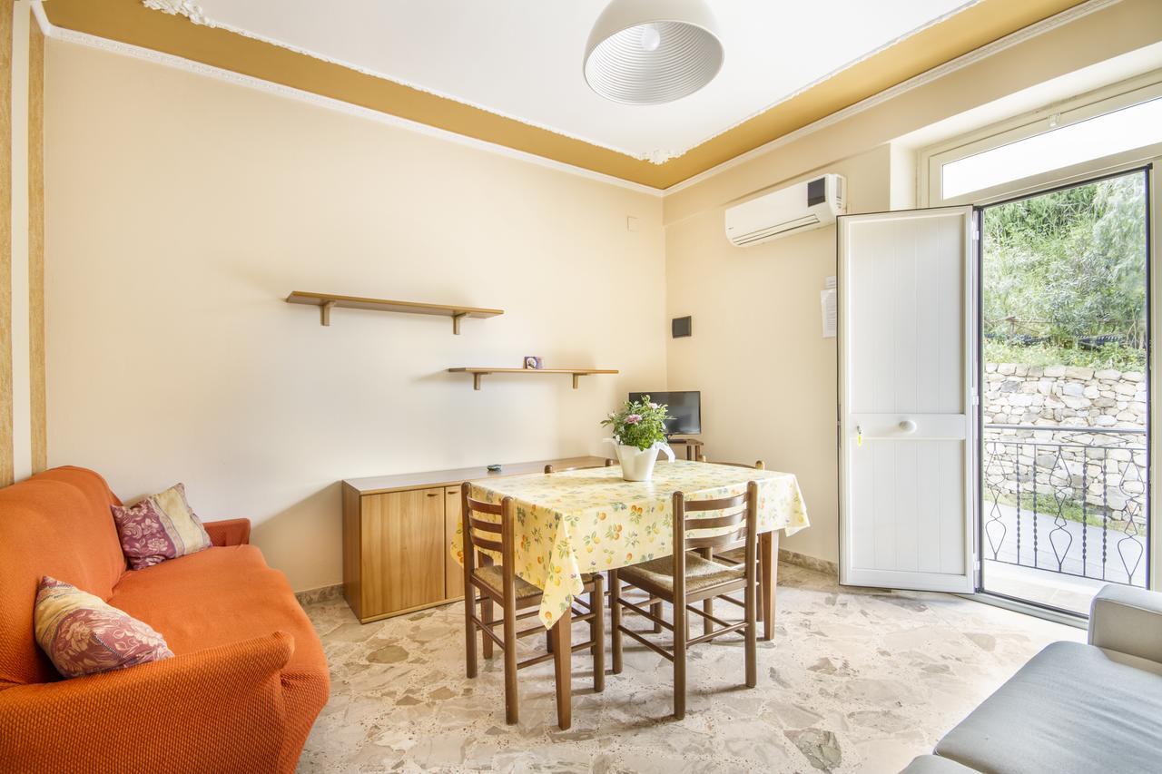 Casa Vacanza Paradise Vicino Cefalu Con Servizio Di Piscina A 3 Chilometri Lejlighed Campofelice Di Roccella Eksteriør billede